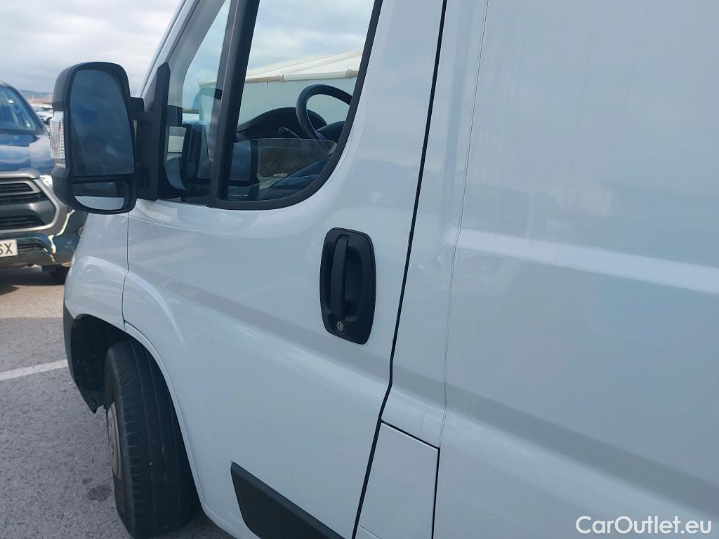 Peugeot  Boxer PEUGEOT  / 2014 / 4P / furgón 335 L3 H3 BHDI 103kW (140CV) S&S #17