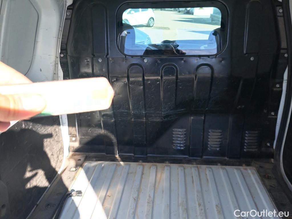  Dacia  Dokker DACIA  / 2013 / 4P / furgón derivado de turismo Essential dCi 66kW (90CV) #42