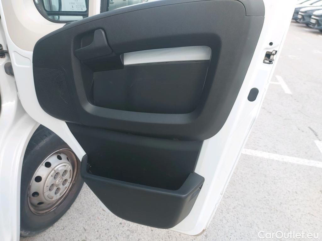  Peugeot  Boxer PEUGEOT  / 2014 / 4P / furgón 335 L3 H3 BHDI 103kW (140CV) S&S #26