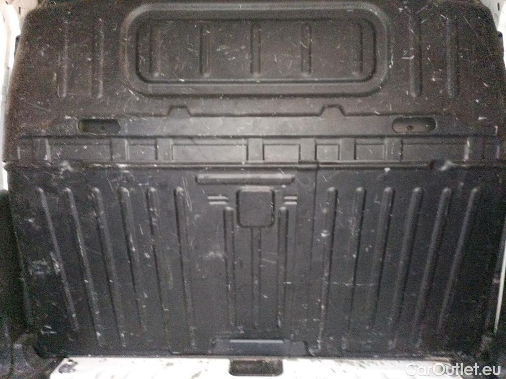  Peugeot  Partner PEUGEOT  / 2018 / 3P / furgón derivado de turismo Pro Standard 600kg BlueHDi 73kW (AC) #13