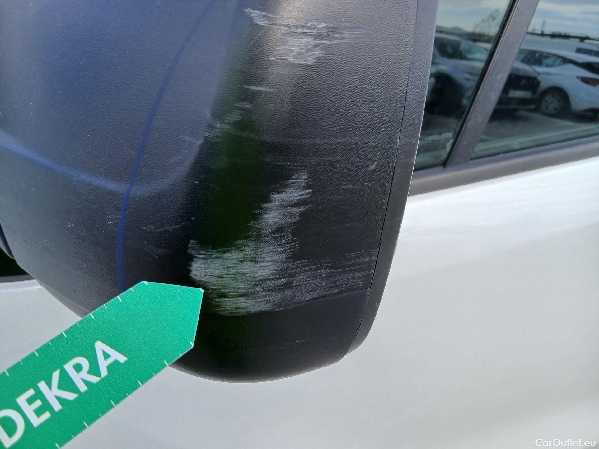  Nissan  NV300 NISSAN  / 2016 / 4P / furgón 1.6dCi 88kW (120CV) L1H1 1T BASIC #23