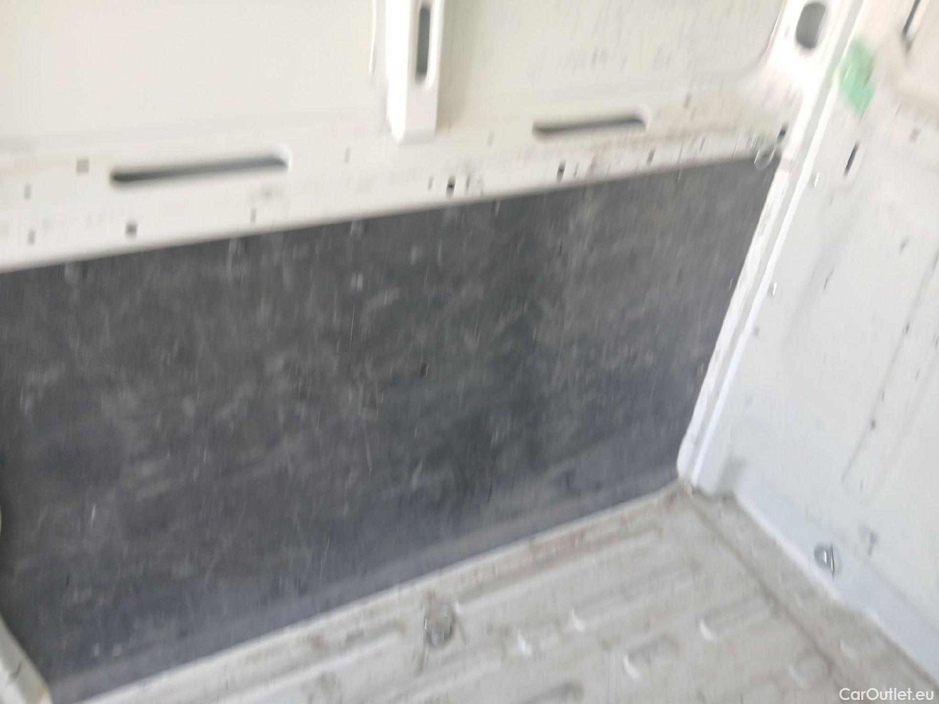  Citroen  Jumper CITROEN  / 2014 / 4P / furgón BlueHDi 88KW (120CV) Furgón 33L2H2 #17