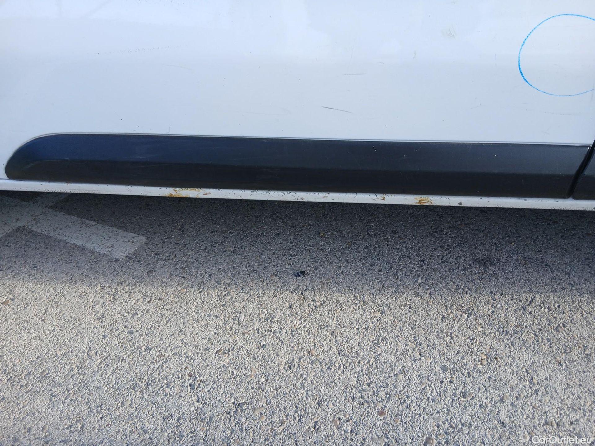  Opel  Vivaro OPEL  / 2019 / 4P / furgón 1.5 Diésel 74kW(100CV)M Std Exp #42