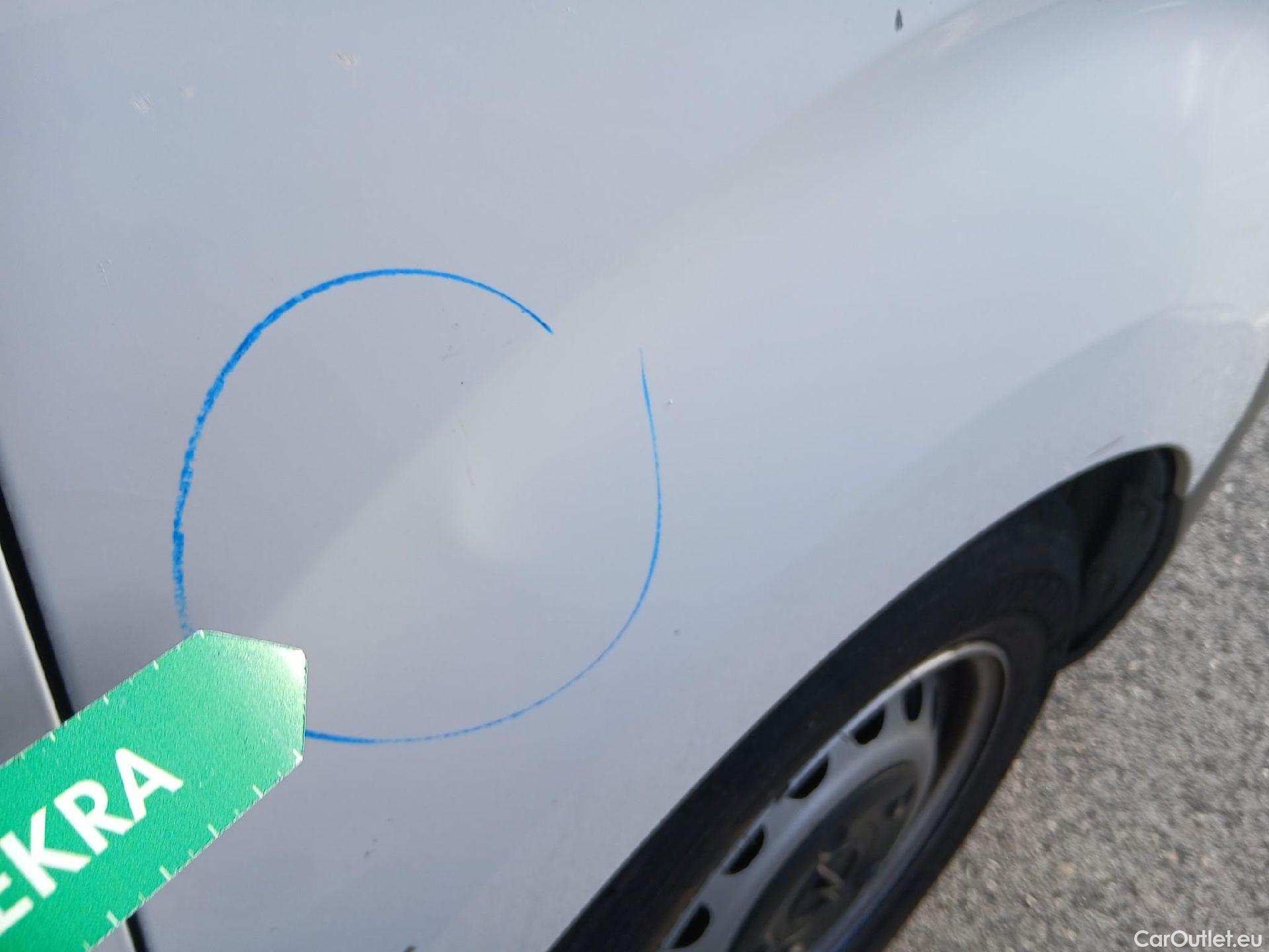  Opel  Vivaro OPEL  / 2019 / 4P / furgón 1.5 Diésel 74kW(100CV)M Std Exp #47