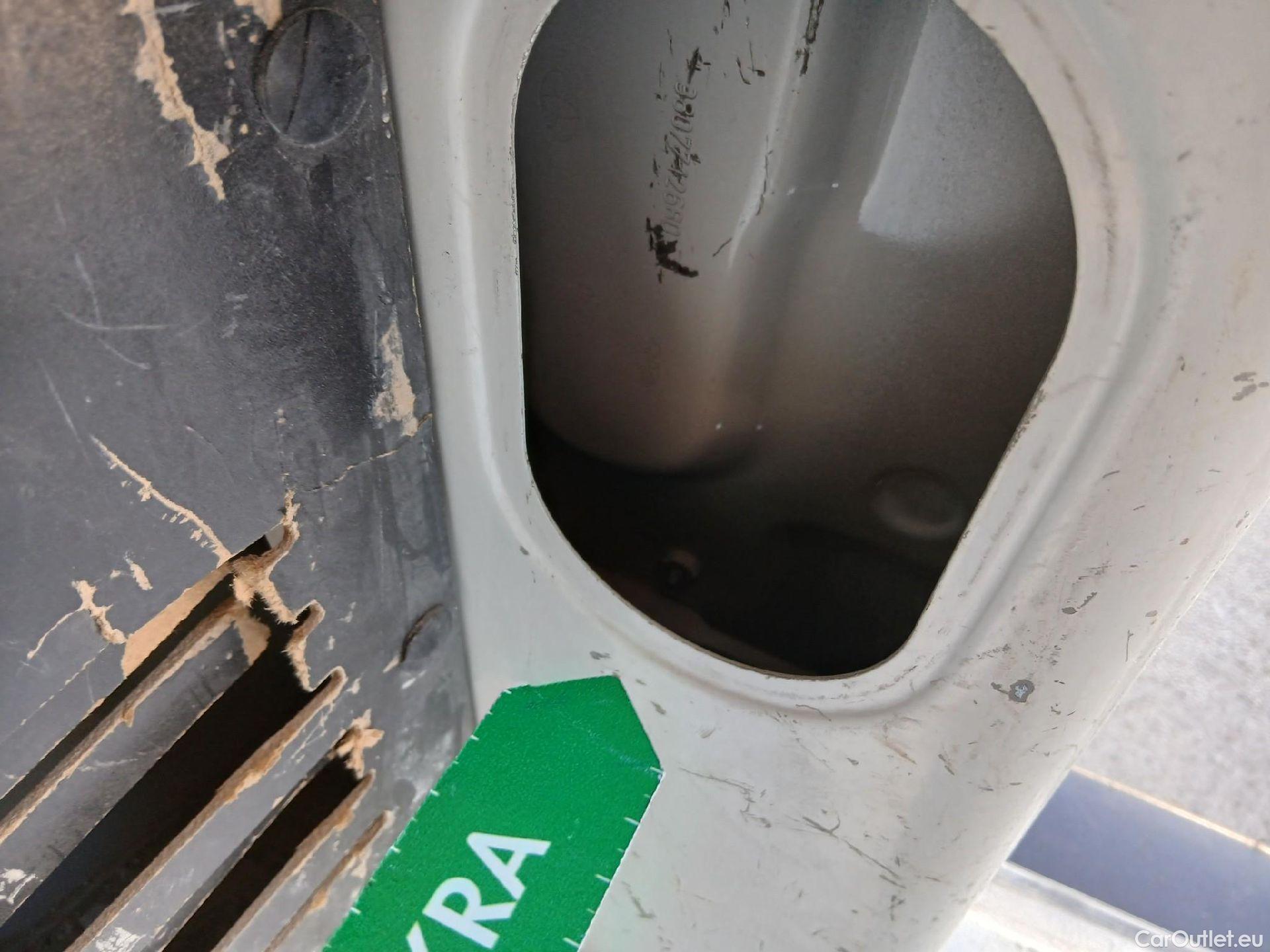  Opel  Vivaro OPEL  / 2019 / 4P / furgón 1.5 Diésel 74kW(100CV)M Std Exp #30