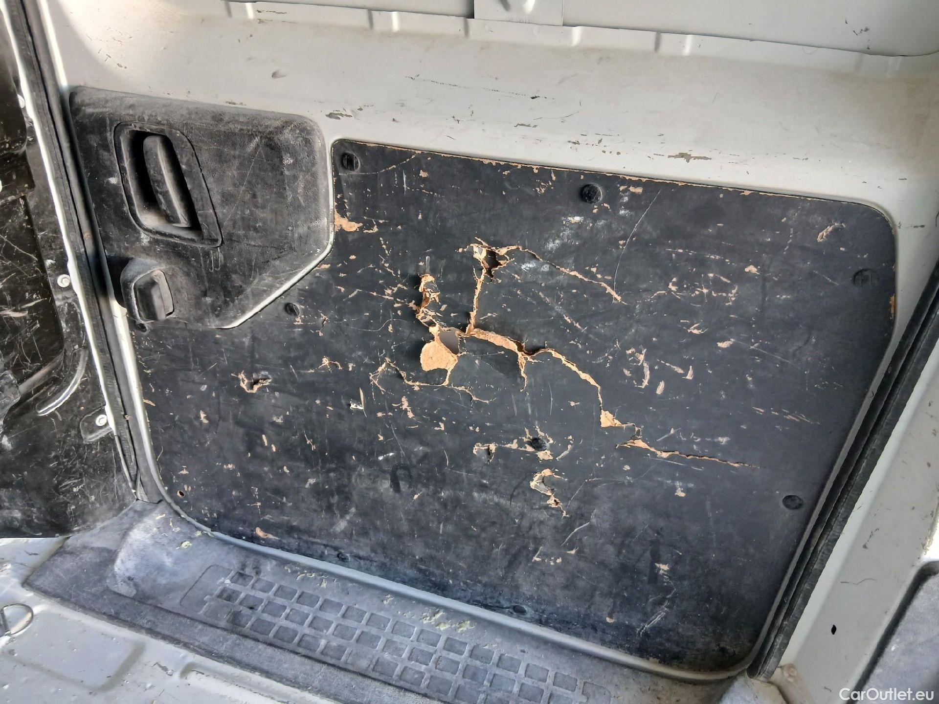  Opel  Vivaro OPEL  / 2019 / 4P / furgón 1.5 Diésel 74kW(100CV)M Std Exp #27