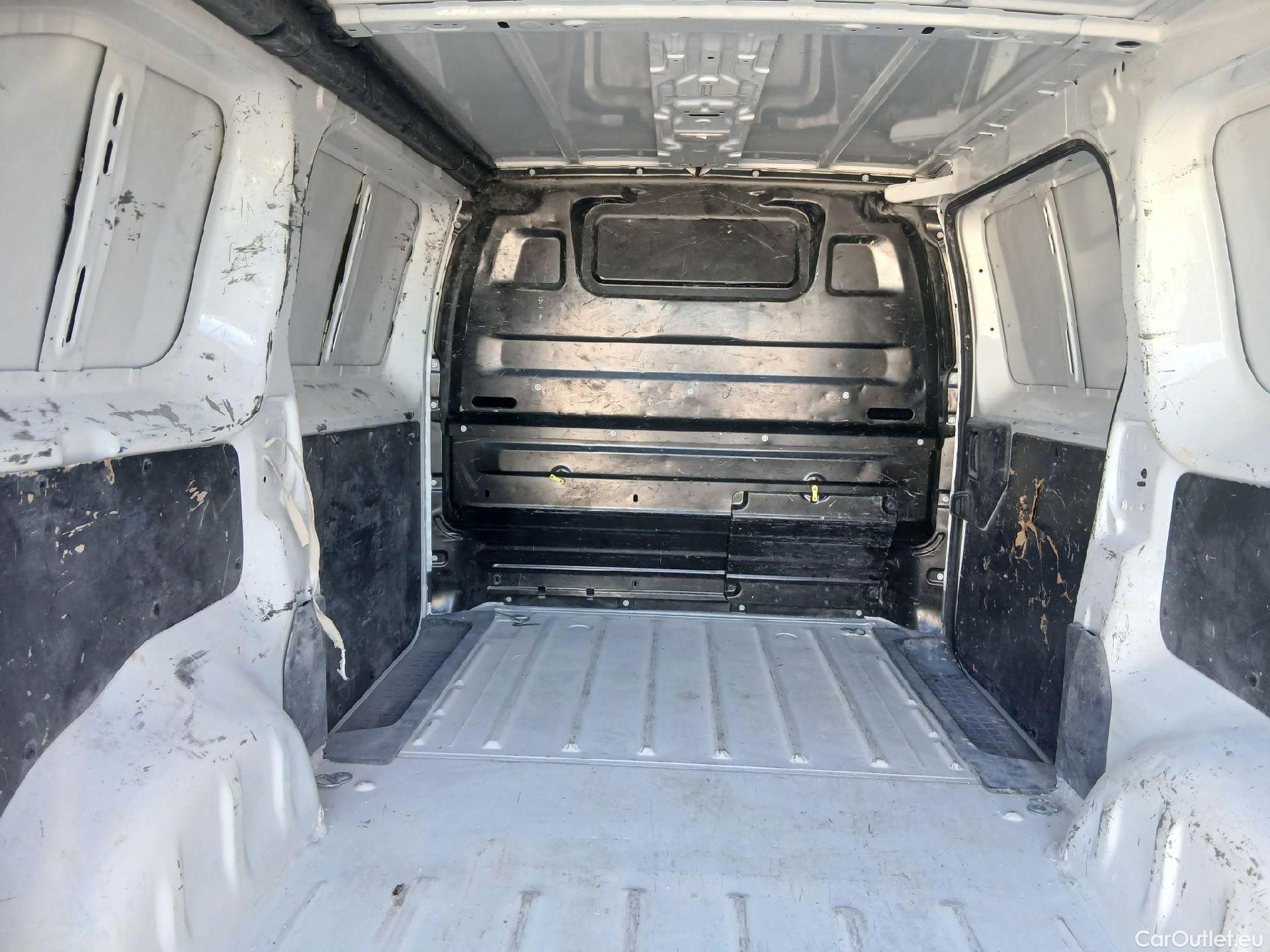  Opel  Vivaro OPEL  / 2019 / 4P / furgón 1.5 Diésel 74kW(100CV)M Std Exp #23