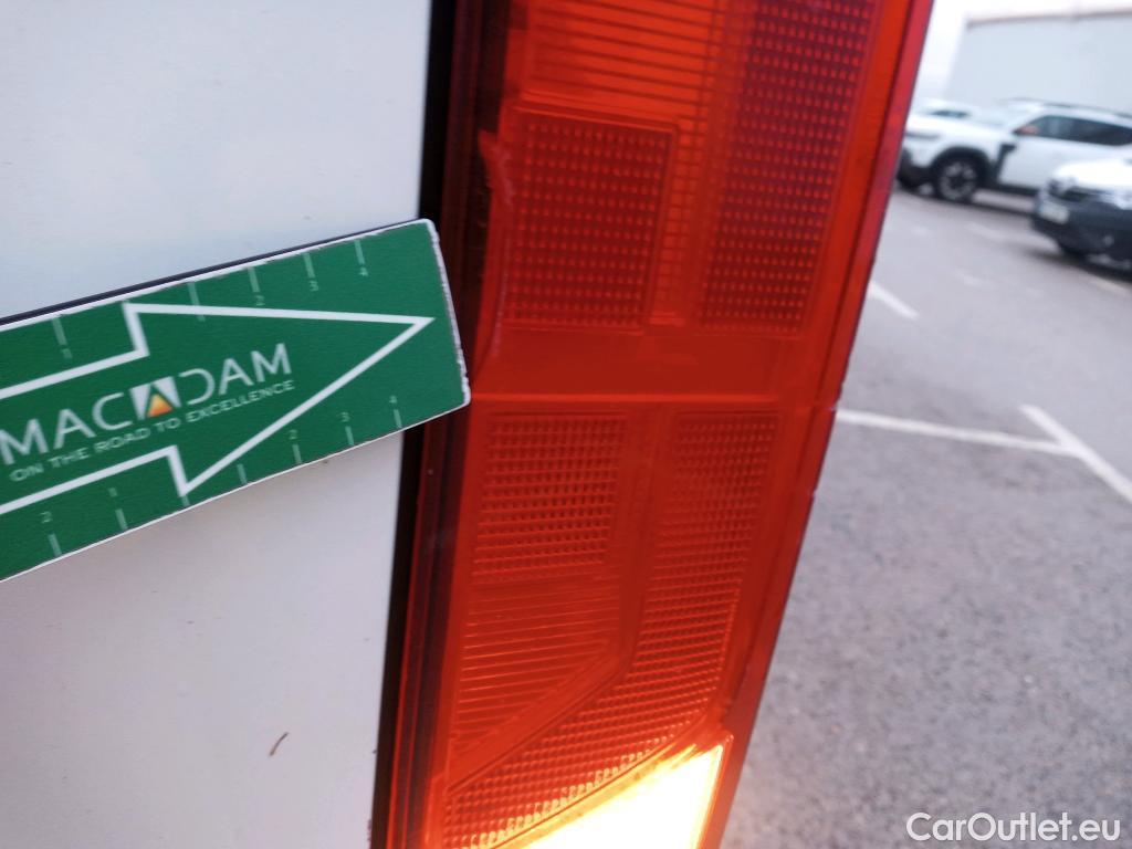  Volkswagen  Crafter VOLKSWAGEN  / 2017 / 4P / furgón 30 Furgón BM TN L3H2 2.0TDI 75kW (102CV) #7