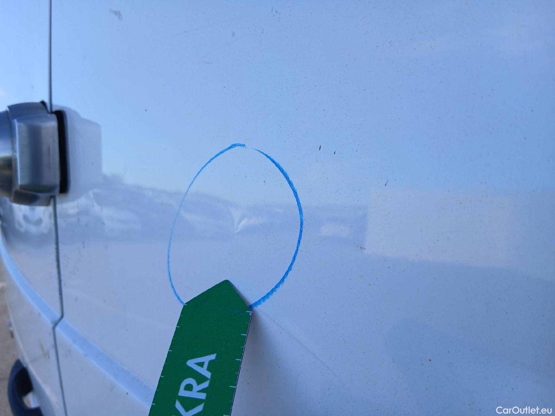  Opel  Vivaro OPEL  / 2019 / 4P / furgón 1.5 Diésel 74kW(100CV)M Std Exp #35