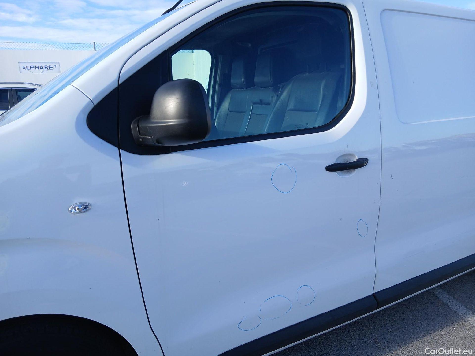  Opel  Vivaro OPEL  / 2019 / 4P / furgón 1.5 Diésel 74kW(100CV)M Std Exp #8