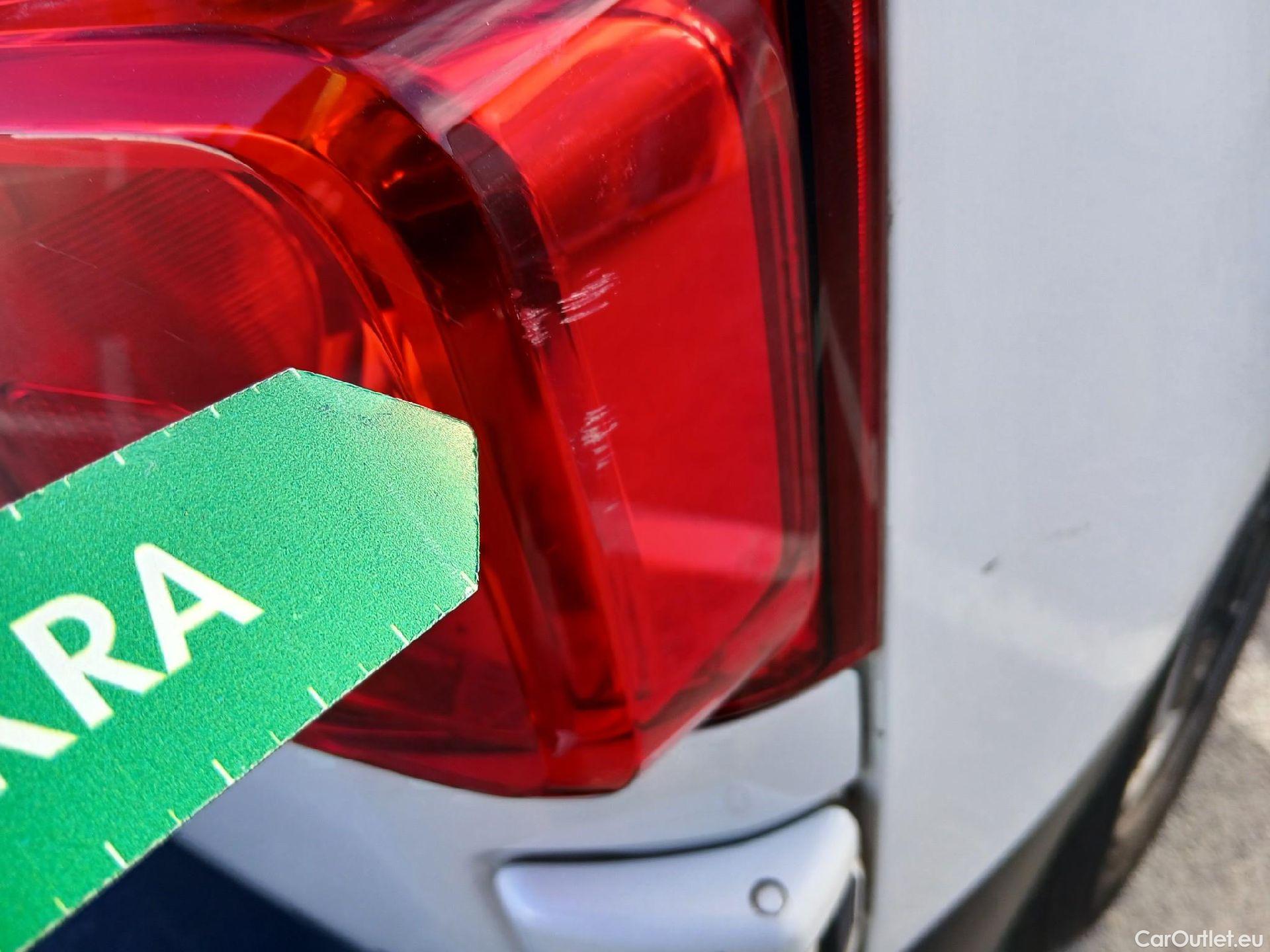  Opel  Vivaro OPEL  / 2019 / 4P / furgón 1.5 Diésel 74kW(100CV)M Std Exp #37