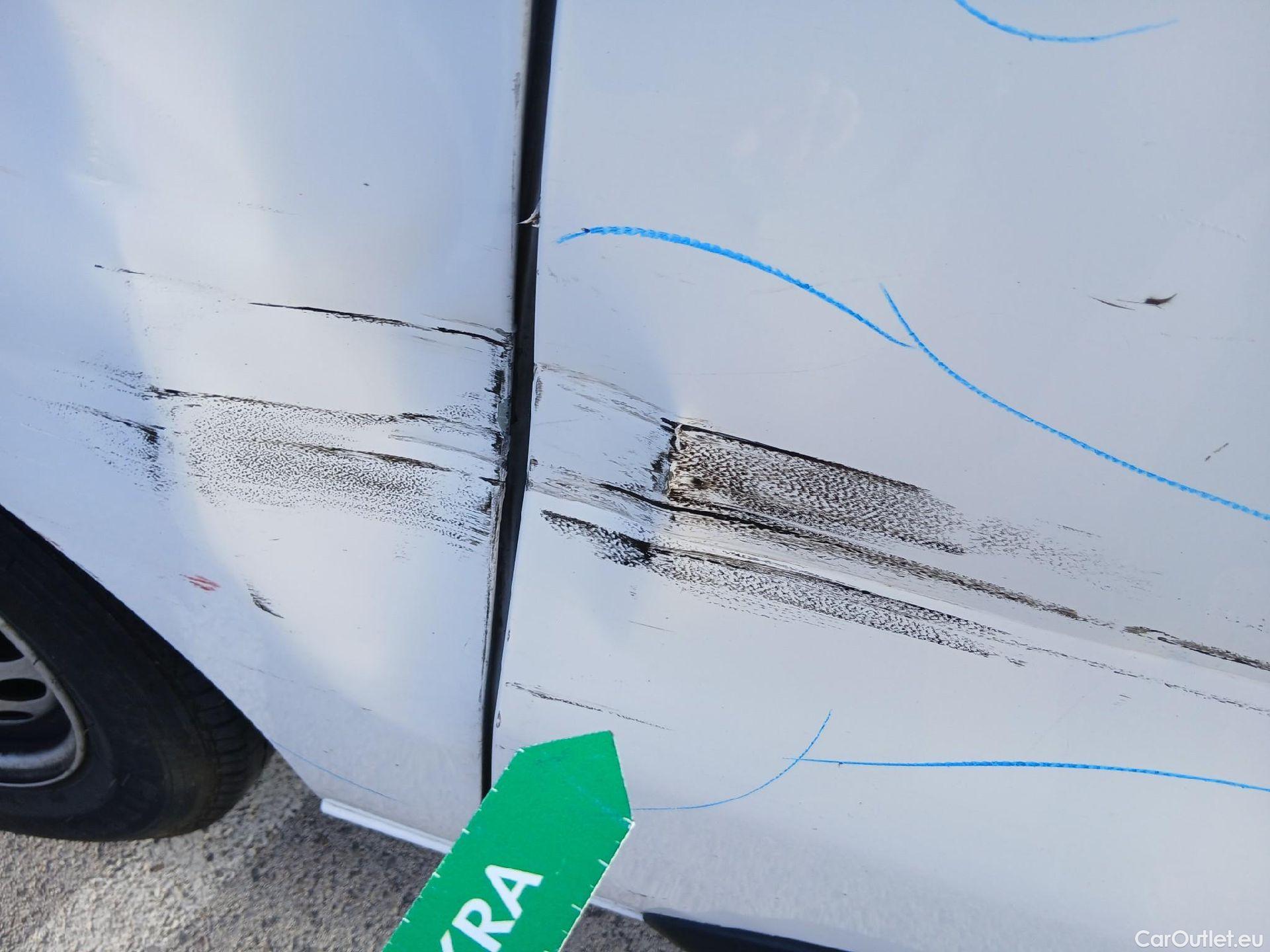  Opel  Vivaro OPEL  / 2019 / 4P / furgón 1.5 Diésel 74kW(100CV)M Std Exp #41