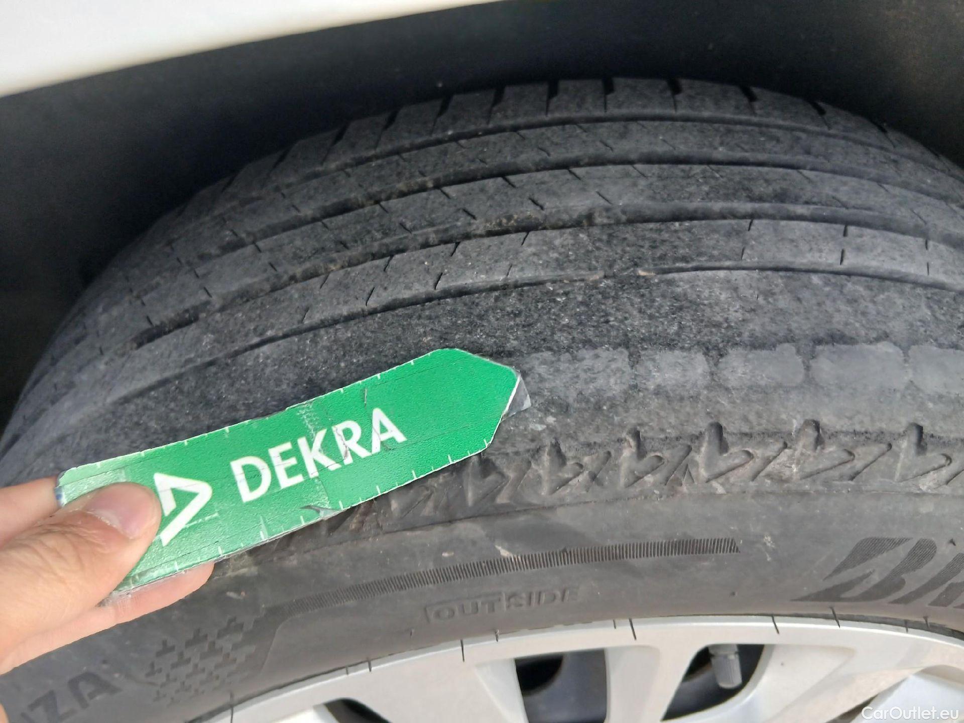  Opel  Combo OPEL  Life / 2018 / 5P / combi 1.5 TD 75kW (100CV) S/S Edition Plus L (IND) #4