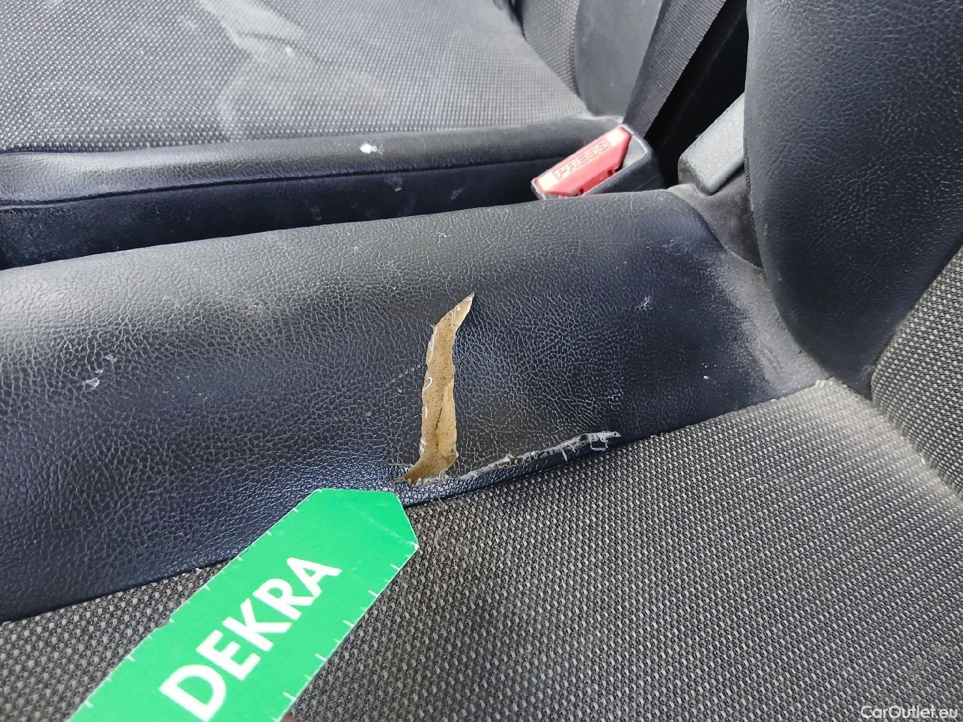  Opel  Vivaro OPEL  / 2019 / 4P / furgón 1.5 Diésel 74kW(100CV)M Std Exp #10