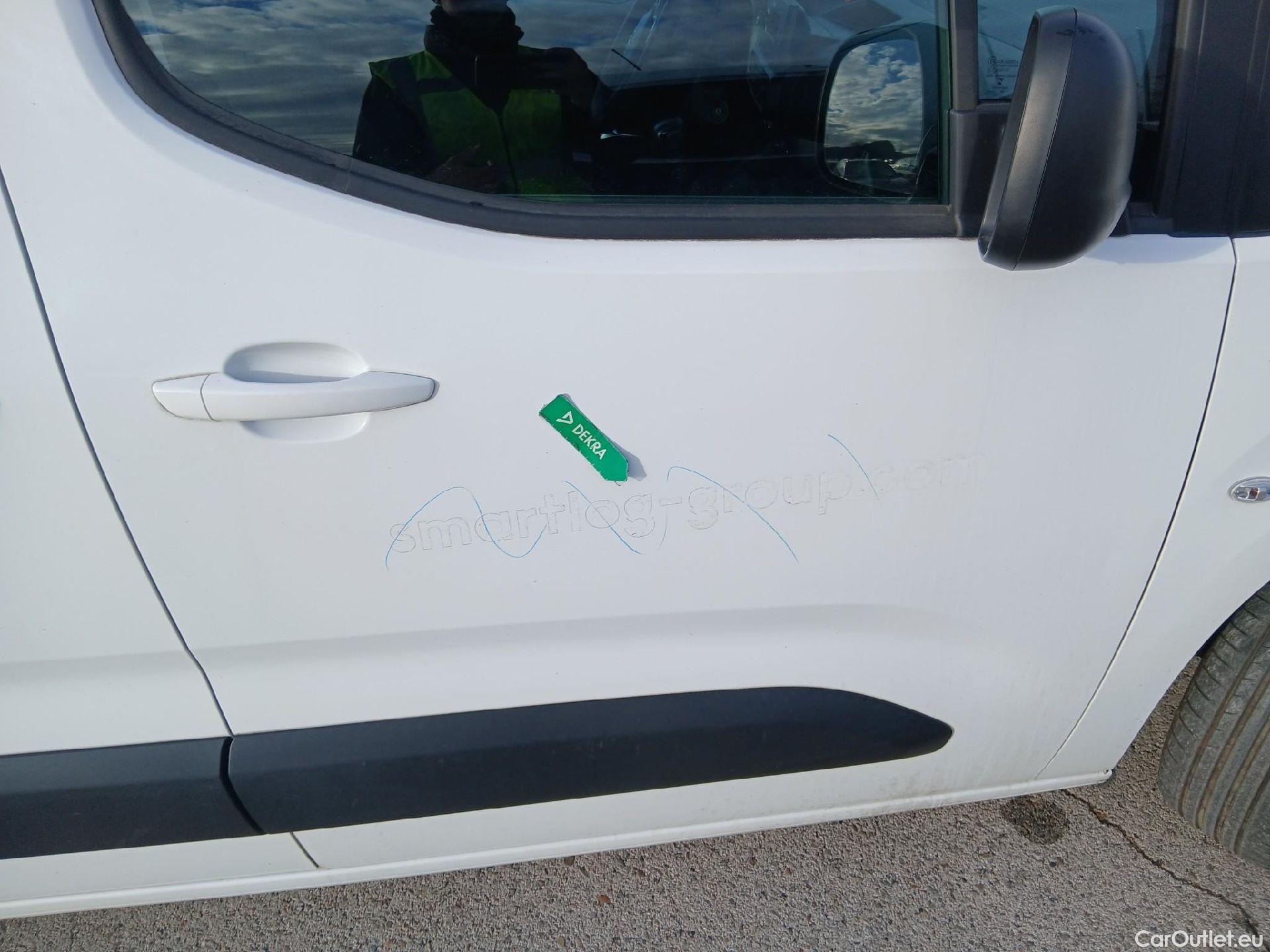  Opel  Combo OPEL  Life / 2018 / 5P / combi 1.5 TD 75kW (100CV) S/S Edition Plus L (IND) #32