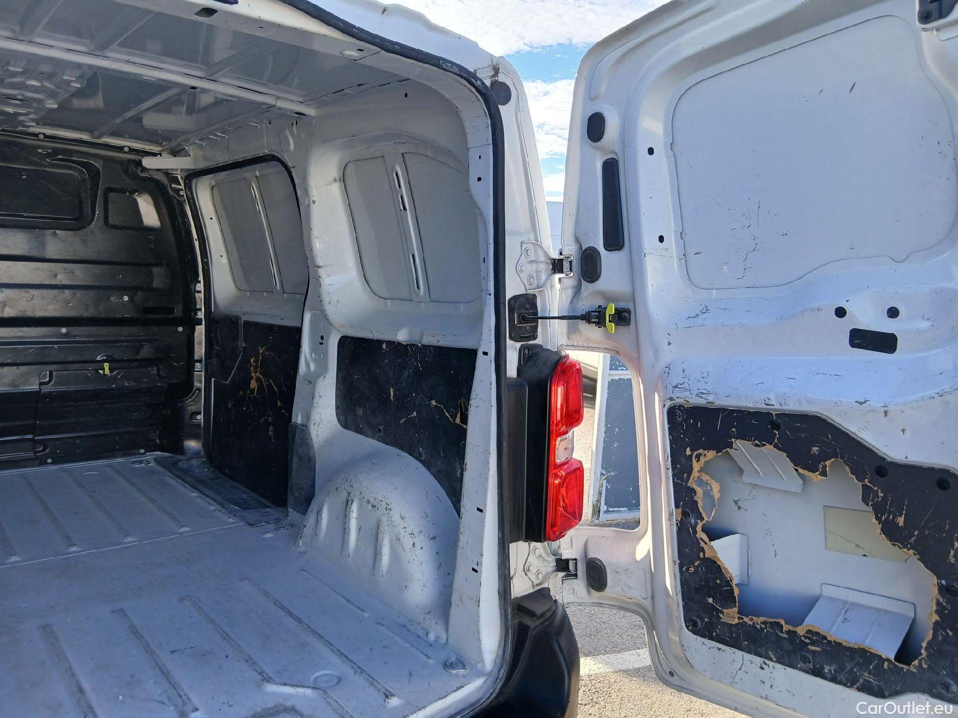  Opel  Vivaro OPEL  / 2019 / 4P / furgón 1.5 Diésel 74kW(100CV)M Std Exp #21