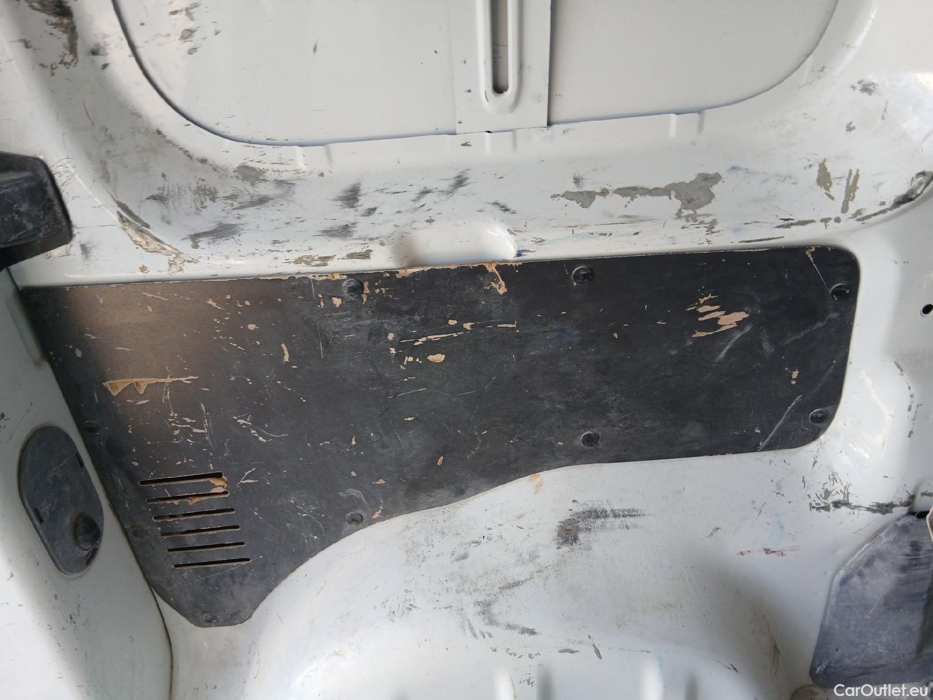  Opel  Vivaro OPEL  / 2019 / 4P / furgón 1.5 Diésel 74kW(100CV)M Std Exp #25