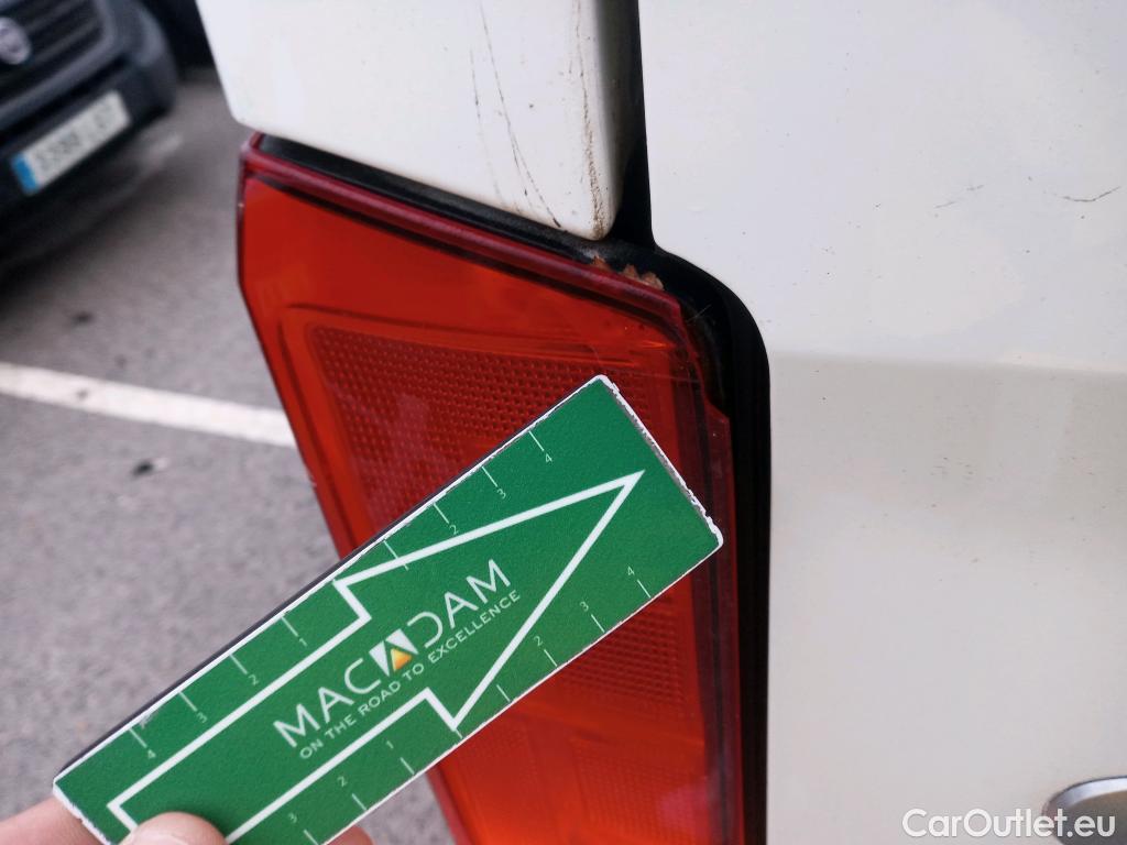  Volkswagen  Crafter VOLKSWAGEN  / 2017 / 4P / furgón 30 Furgón BM TN L3H2 2.0TDI 75kW (102CV) #9