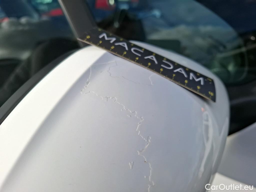  Peugeot  2008 PEUGEOT  / 2016 / 5P / Crossover Puretech 110 S&S ACTIVE #28