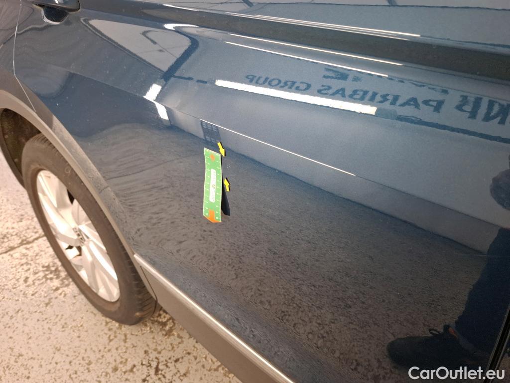  Volkswagen  Tiguan VOLKSWAGEN  / 2020 / 5P / SUV 1.4 eHybrid 245 DSG6 Elegance #7