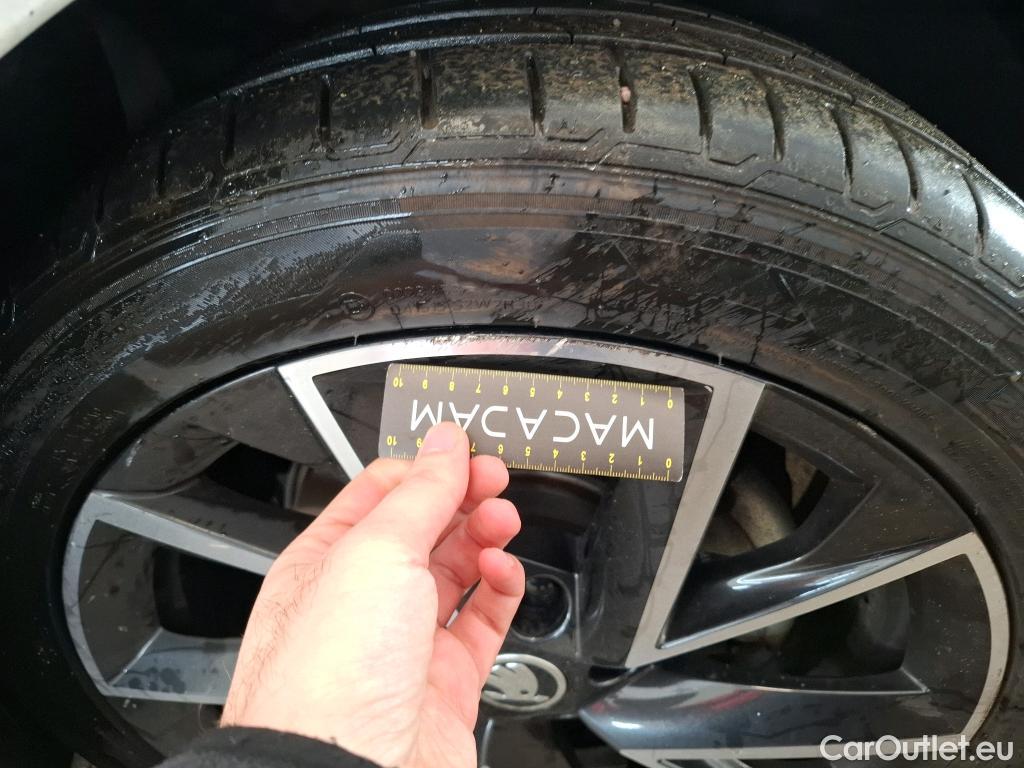  Skoda  Superb SKODA  Combi / 2019 / 5P / Break 1.4 TSI PHEV 218ch DSG6 Laurin & Klement #12