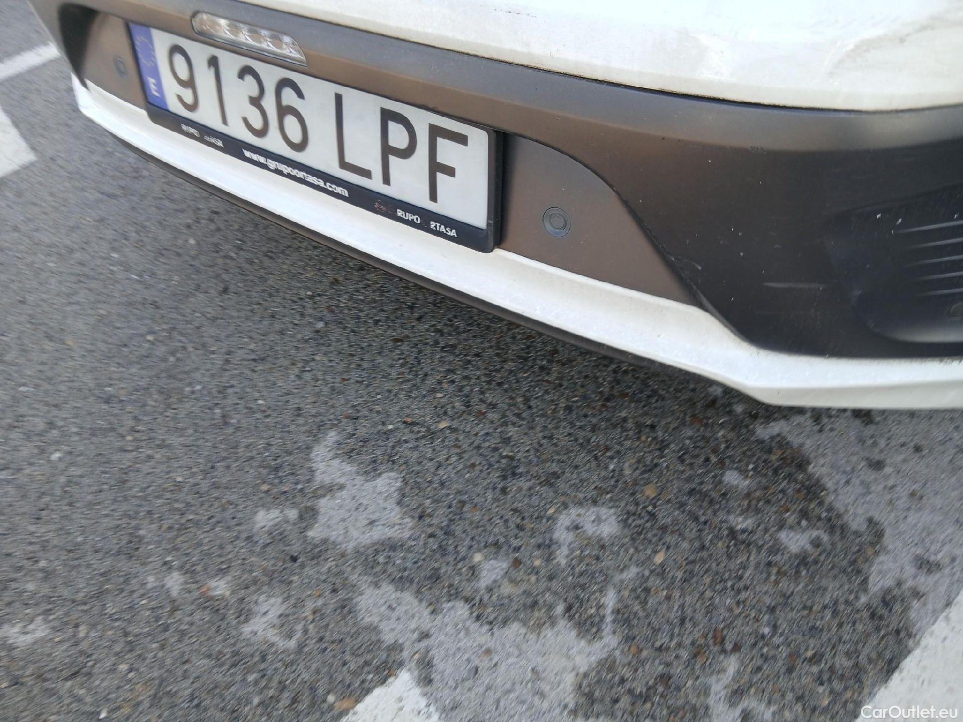  Hyundai   Ioniq HYUNDAI / 2019 / 5P / berlina con portón 1.6 GDI HEV Klass DCT #32