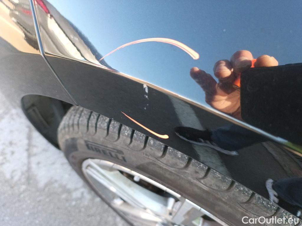  Bmw  Serie 1 BMW  / 2019 / 5P / berlina con portón 118d #12