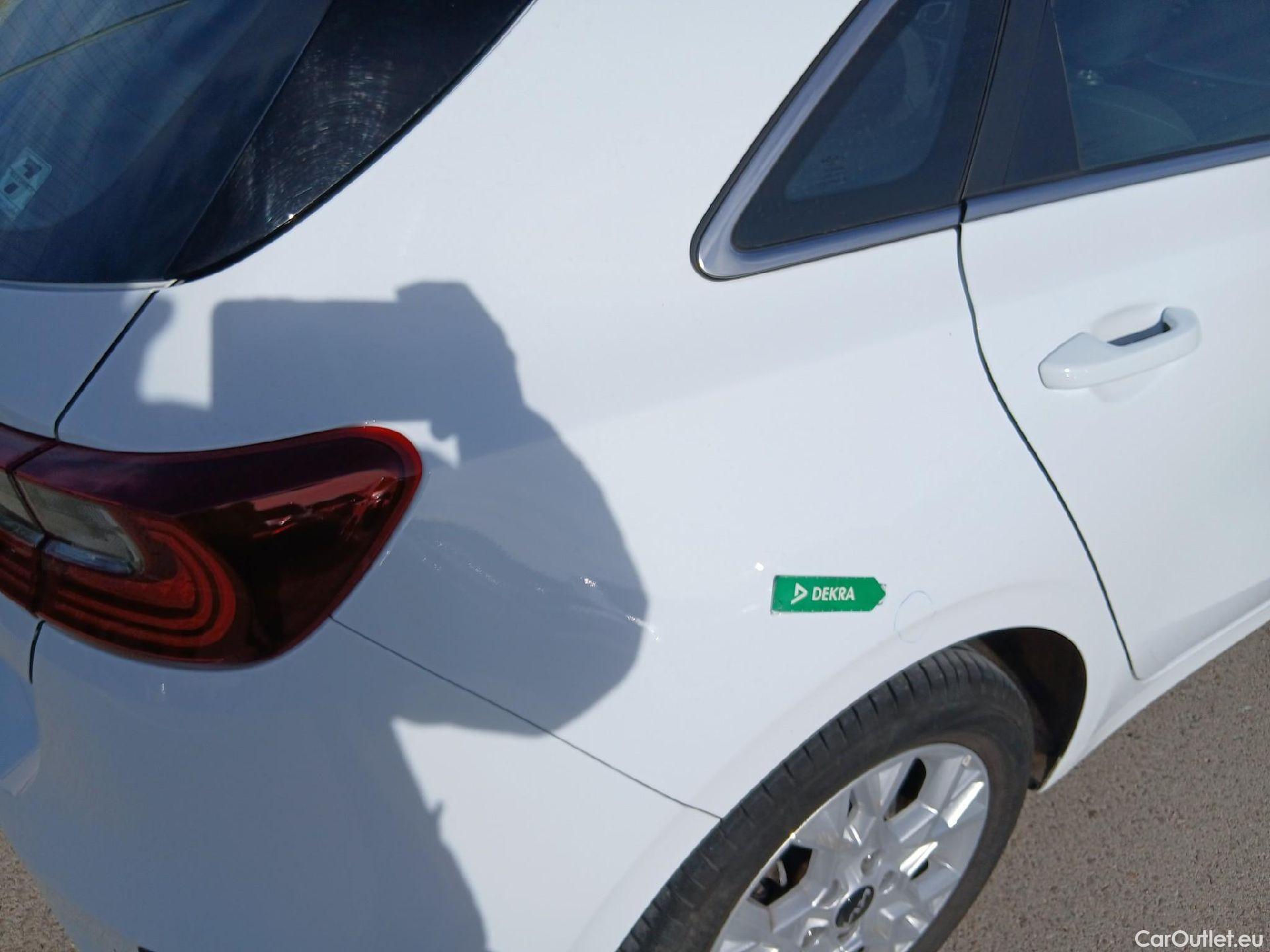  KIA  Cee'd KIA Ceed / 2021 / 5P / berlina con portón 1.6 MHEV iMT 100kW (136CV) Drive #21