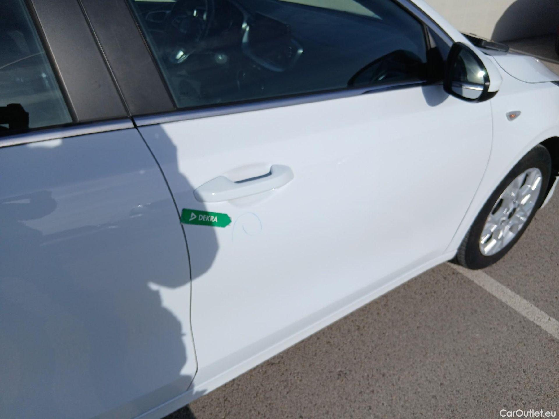  KIA  Cee'd KIA Ceed / 2021 / 5P / berlina con portón 1.6 MHEV iMT 100kW (136CV) Drive #26