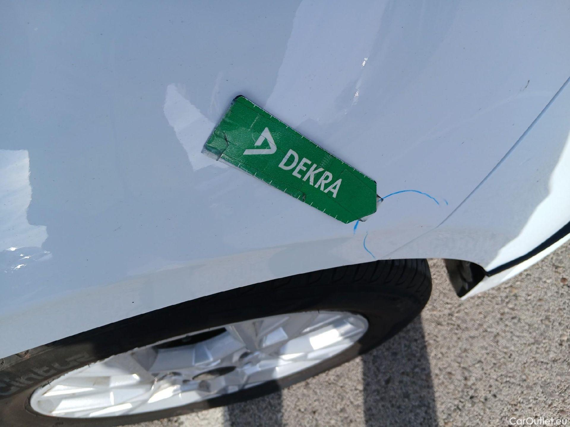  KIA  Cee'd KIA Ceed / 2021 / 5P / berlina con portón 1.6 MHEV iMT 100kW (136CV) Drive #29