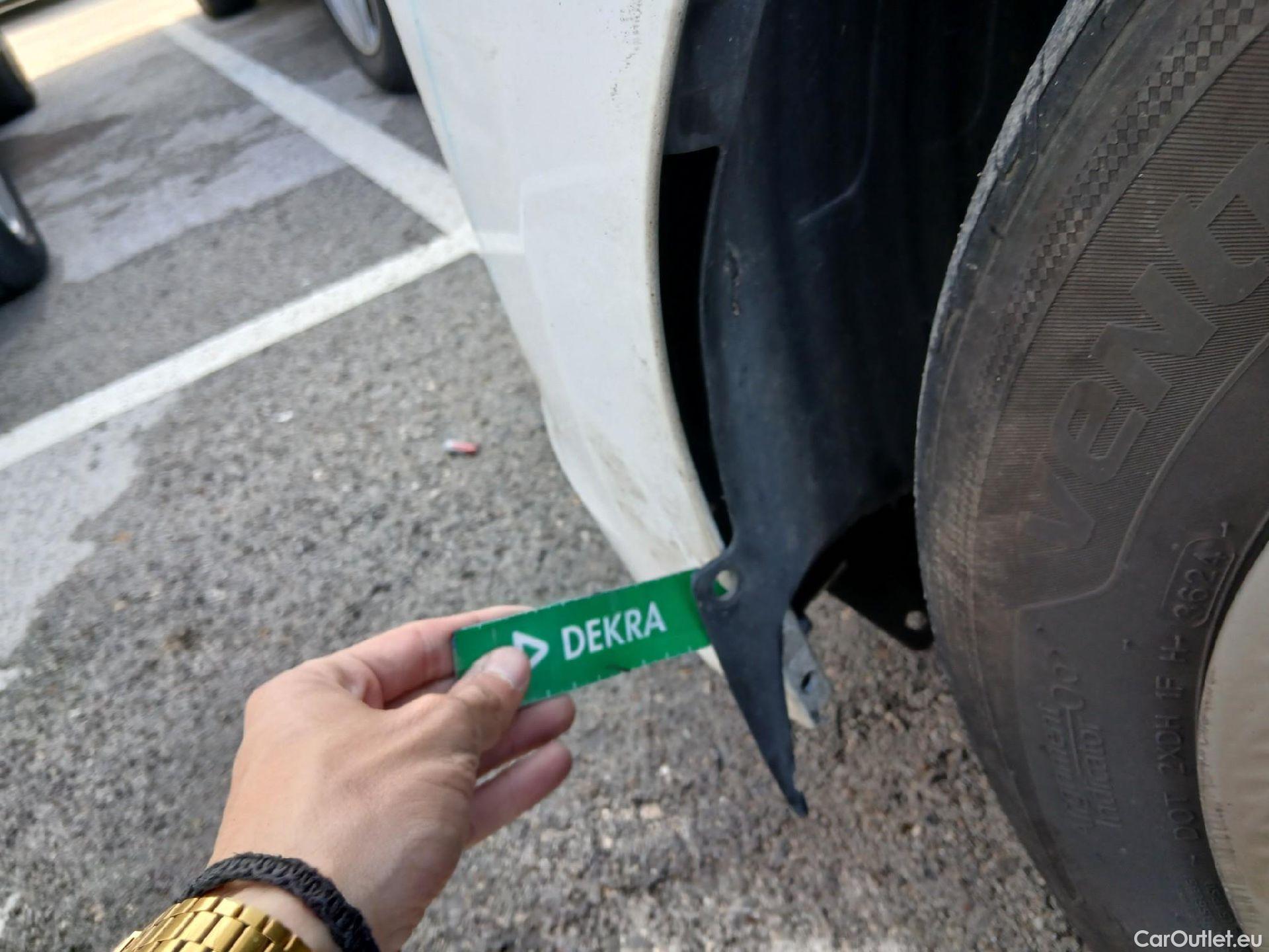  Hyundai   Ioniq HYUNDAI / 2019 / 5P / berlina con portón 1.6 GDI HEV Klass DCT #16