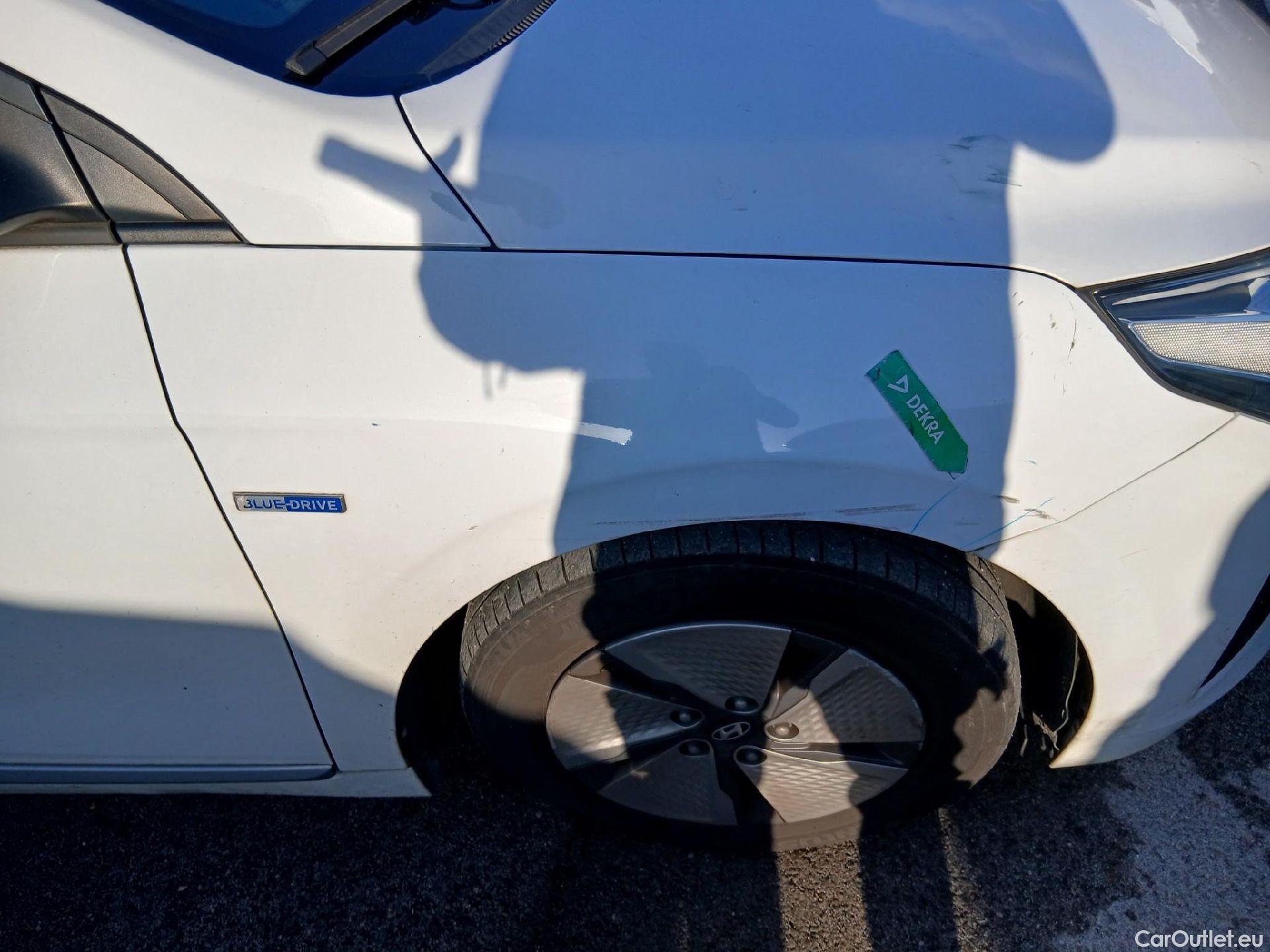  Hyundai   Ioniq HYUNDAI / 2019 / 5P / berlina con portón 1.6 GDI HEV Klass DCT #47