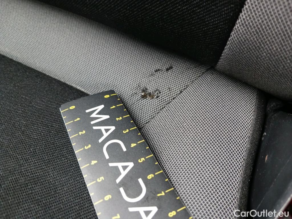  Hyundai  Konna HYUNDAI Kona / 2017 / 5P / todoterreno 1.6 GDI HEV Klass DCT #4