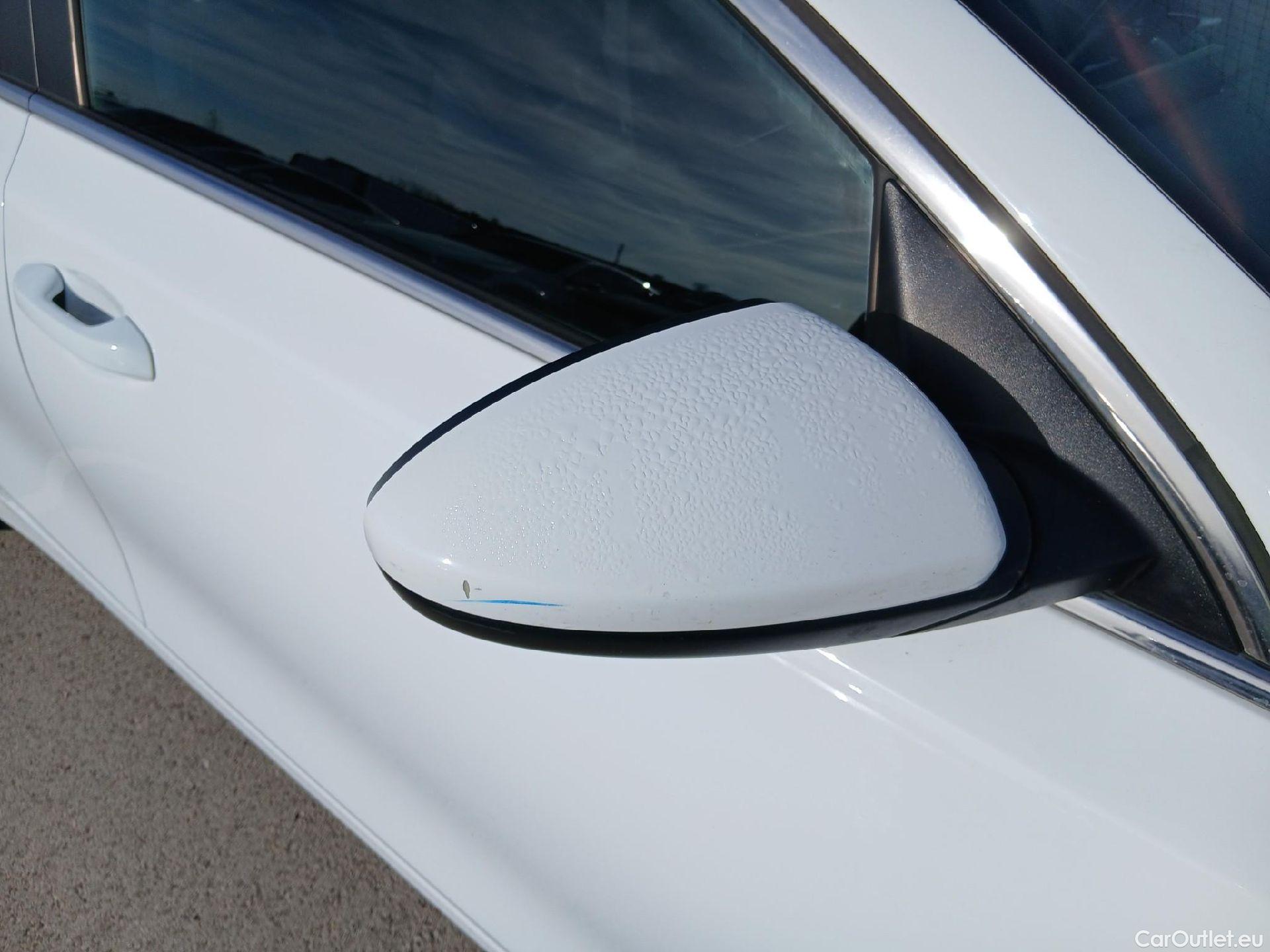  KIA  Cee'd KIA Ceed / 2021 / 5P / berlina con portón 1.6 MHEV iMT 100kW (136CV) Drive #24