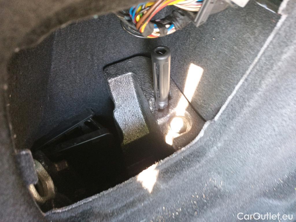  Bmw  Serie 1 BMW  / 2019 / 5P / berlina con portón 118d #5