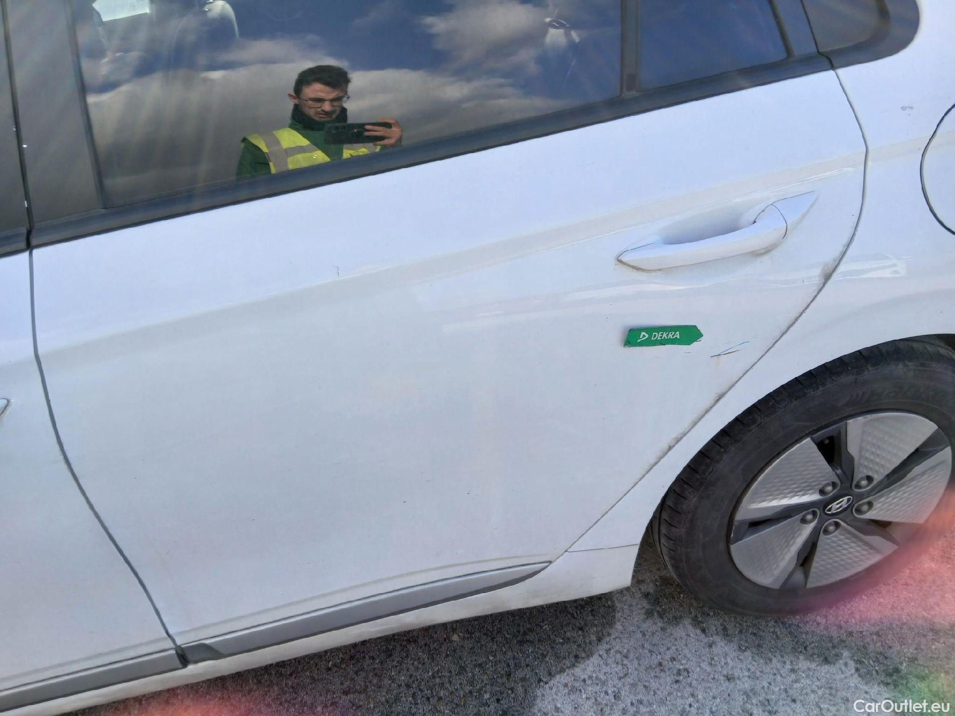  Hyundai   Ioniq HYUNDAI / 2019 / 5P / berlina con portón 1.6 GDI HEV Klass DCT #19