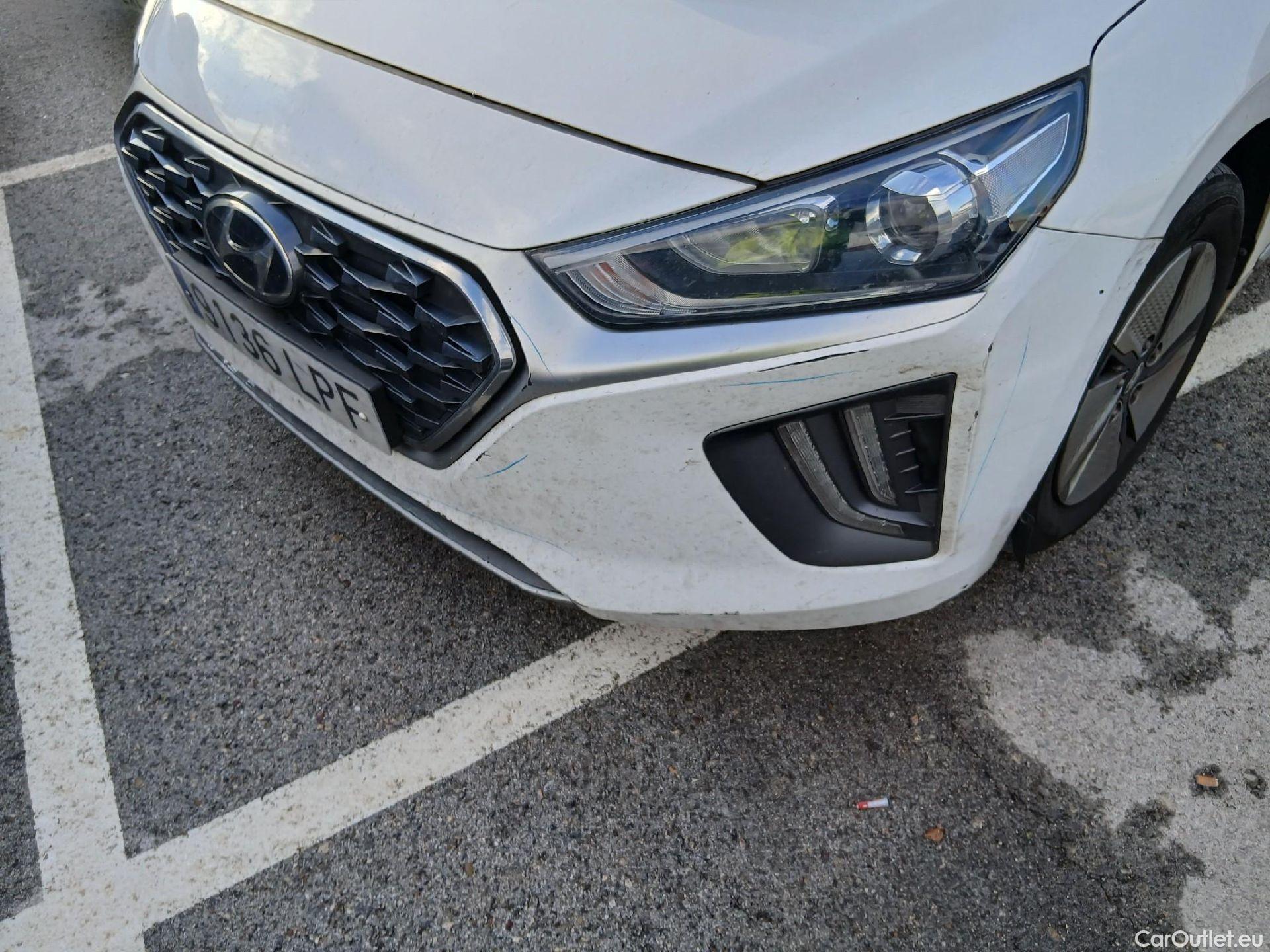  Hyundai   Ioniq HYUNDAI / 2019 / 5P / berlina con portón 1.6 GDI HEV Klass DCT #2