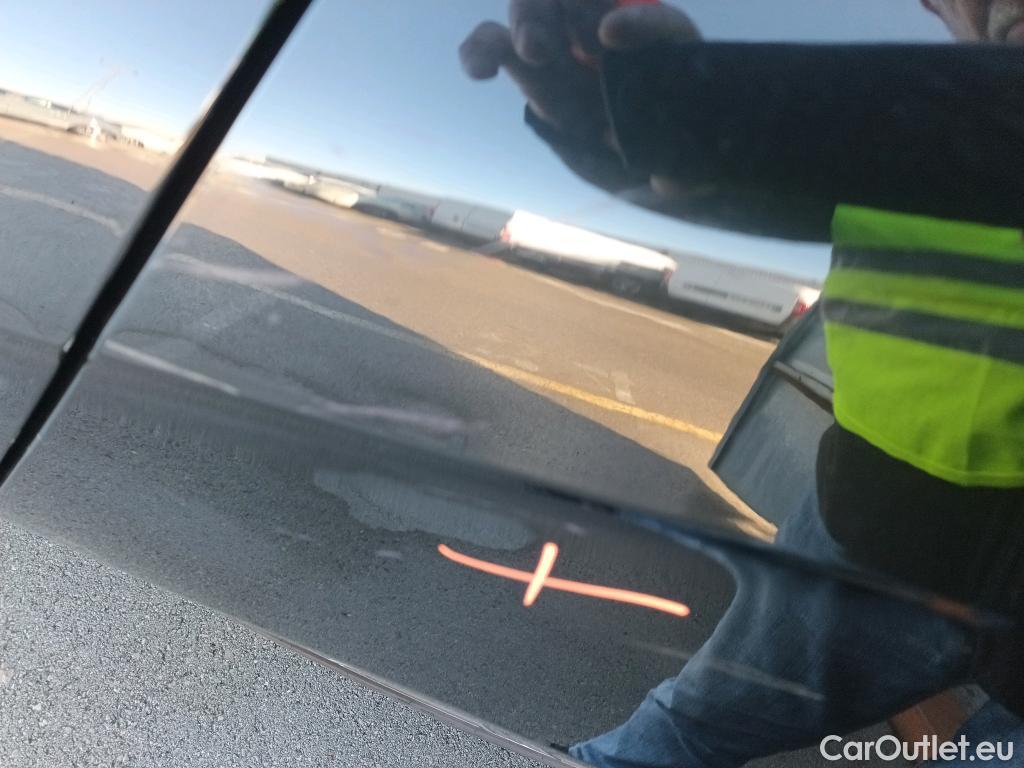  Bmw  Serie 1 BMW  / 2019 / 5P / berlina con portón 118d #22