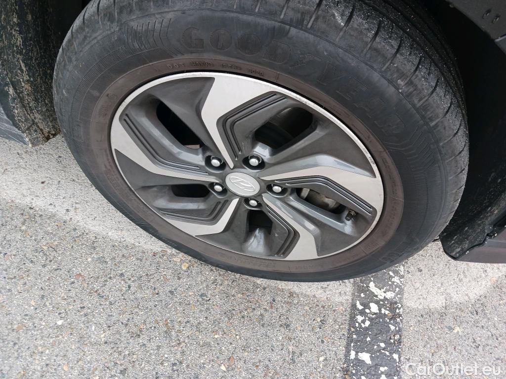  Hyundai  Konna HYUNDAI Kona / 2017 / 5P / todoterreno 1.6 GDI HEV Klass DCT #1