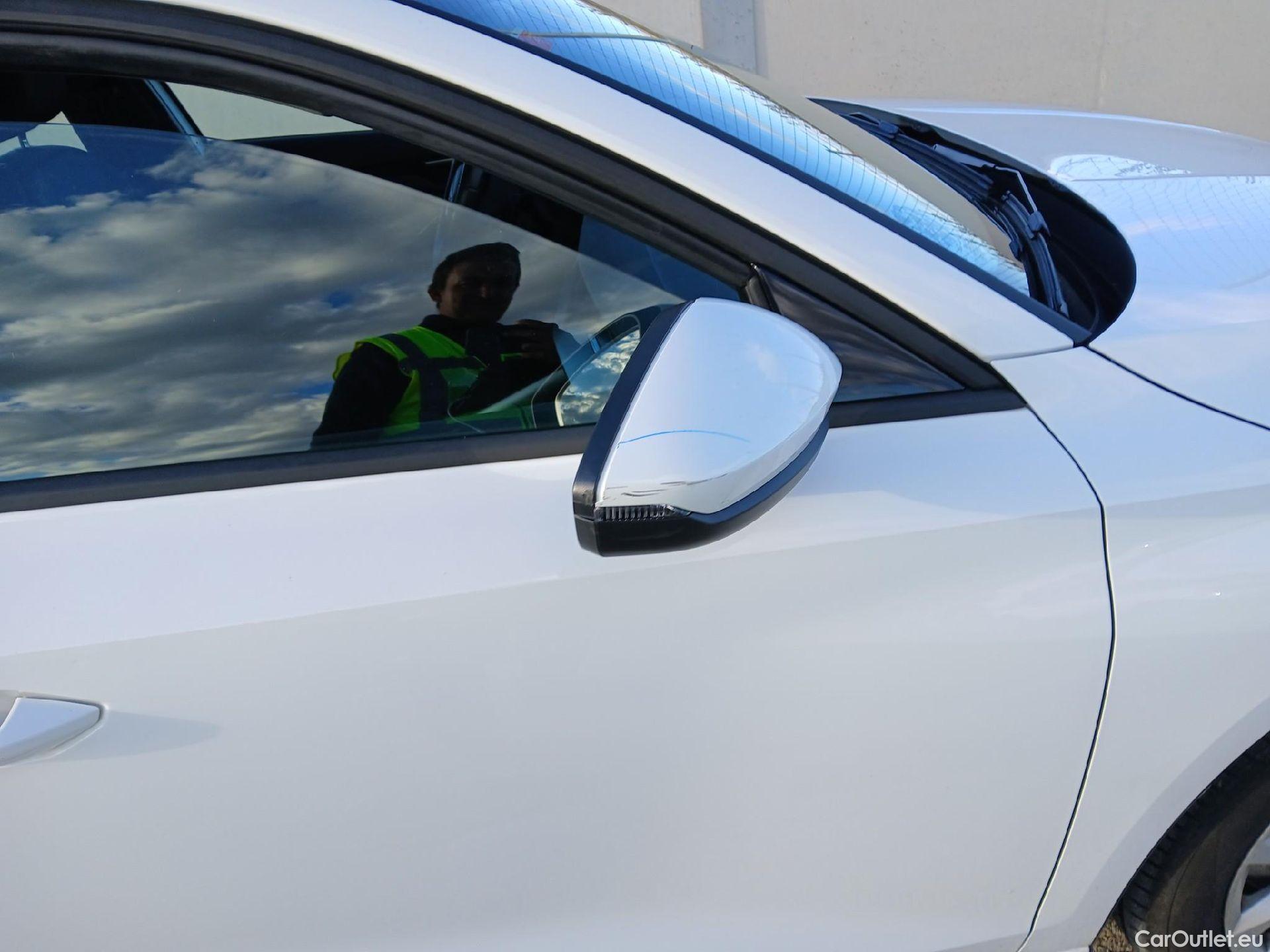  Audi  A3 AUDI  / 2020 / 5P / berlina con portón Sportback 30 TFSI 81kW (110CV) S tronic #35