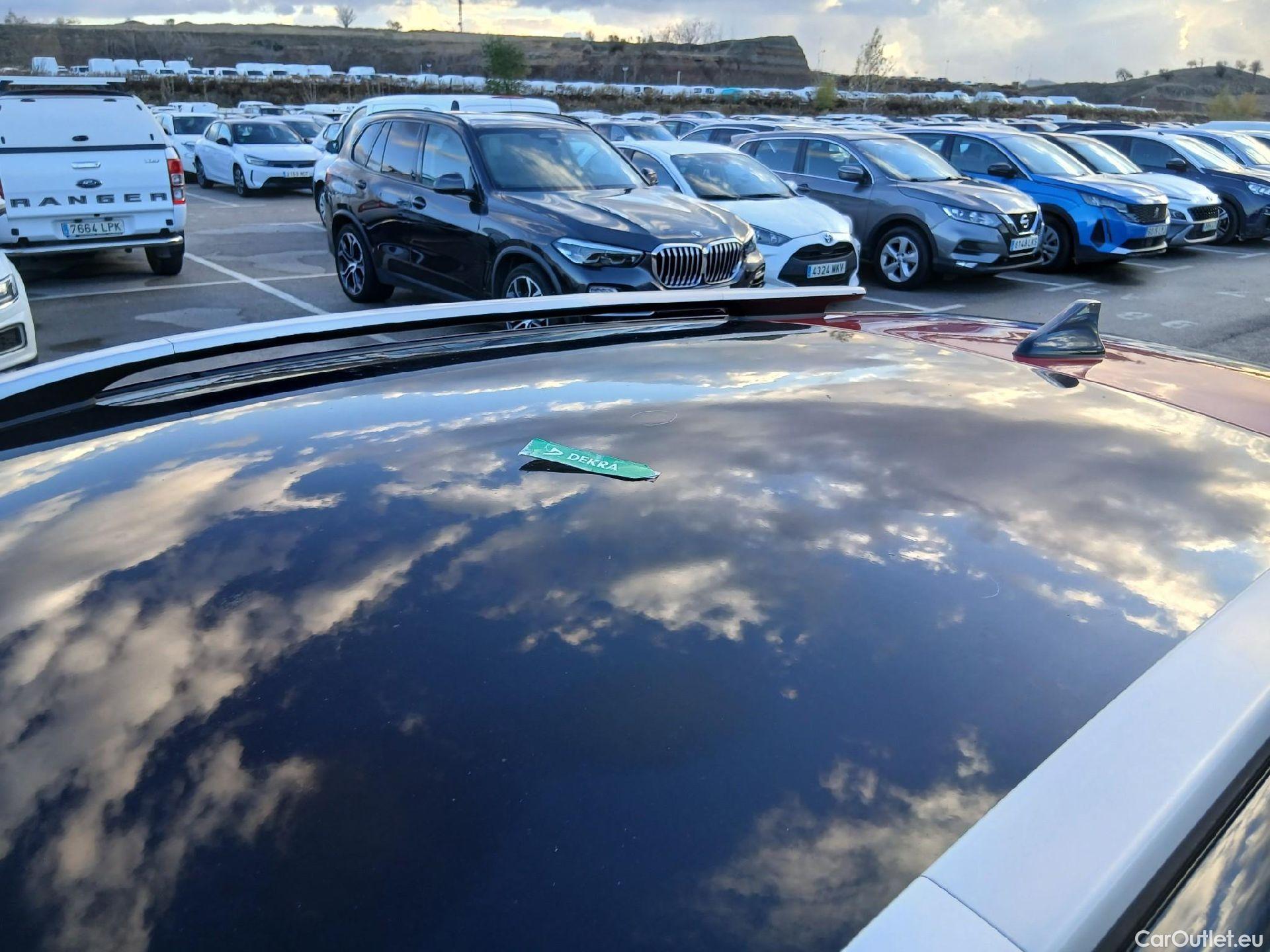  KIA  STONIC KIA  / 2017 / 5P / todoterreno 1.0 T-GDi 88kW (120CV) Black Edition(SP) #19