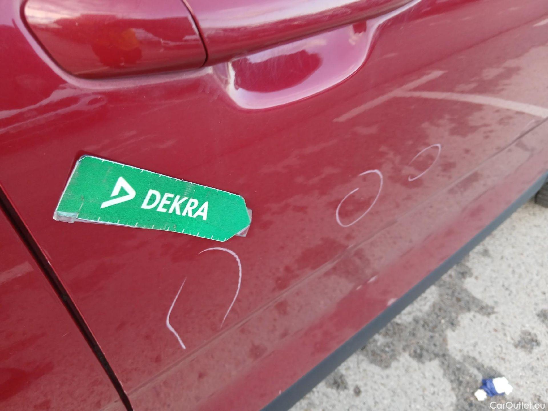  KIA  STONIC KIA  / 2017 / 5P / todoterreno 1.0 T-GDi 88kW (120CV) Black Edition(SP) #40