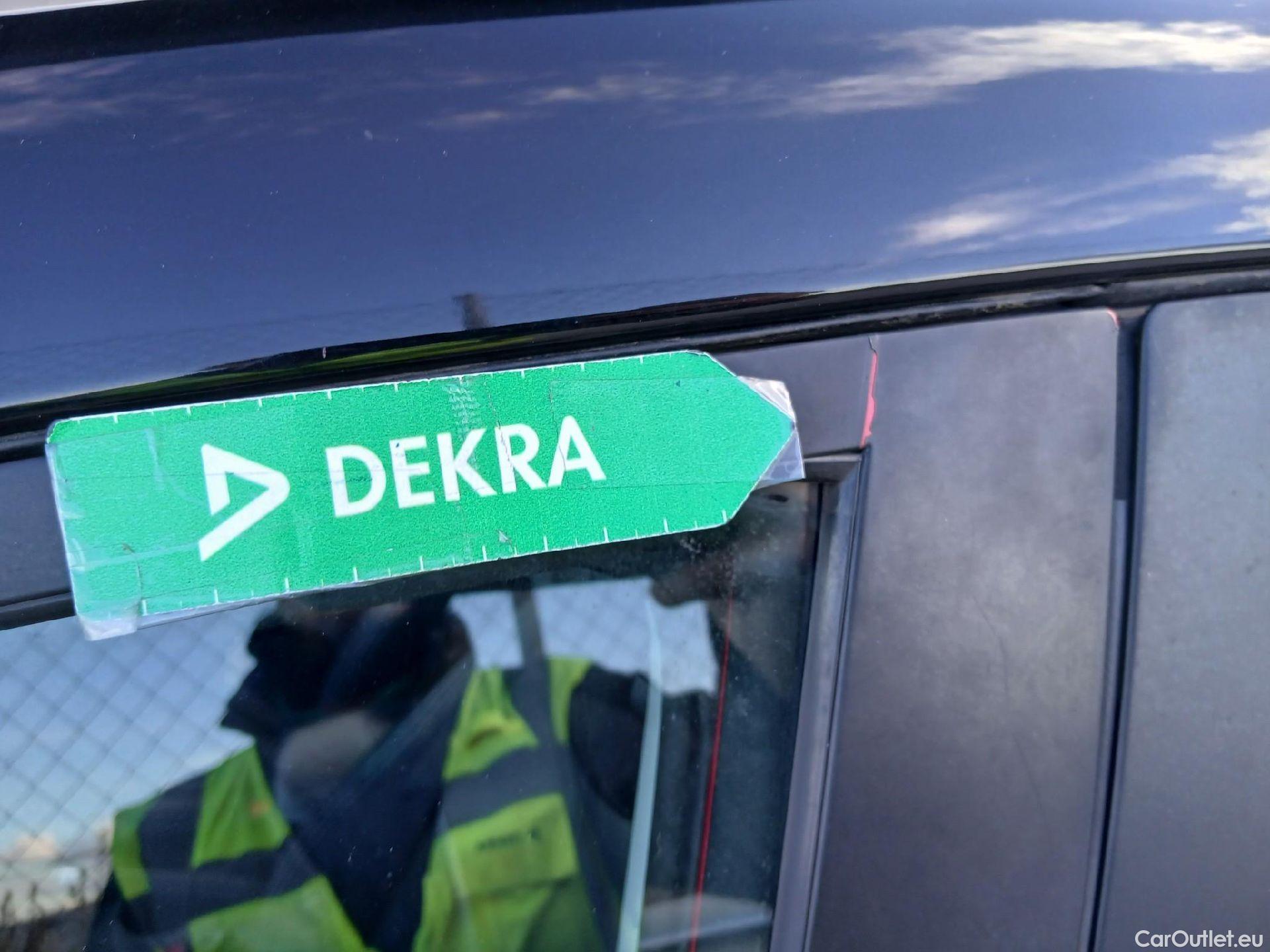  KIA  STONIC KIA  / 2017 / 5P / todoterreno 1.0 T-GDi 88kW (120CV) Black Edition(SP) #17