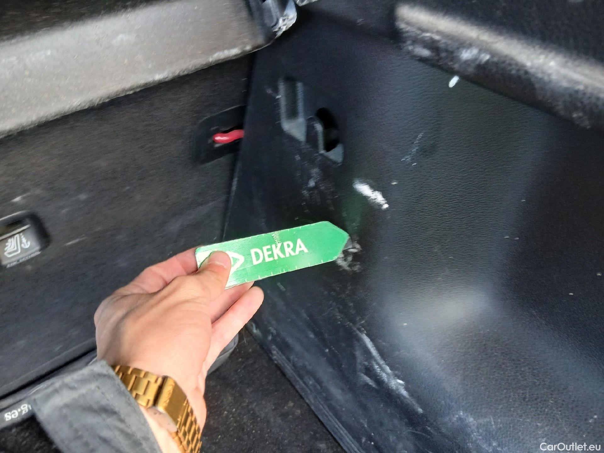  KIA  STONIC KIA  / 2017 / 5P / todoterreno 1.0 T-GDi 88kW (120CV) Black Edition(SP) #32