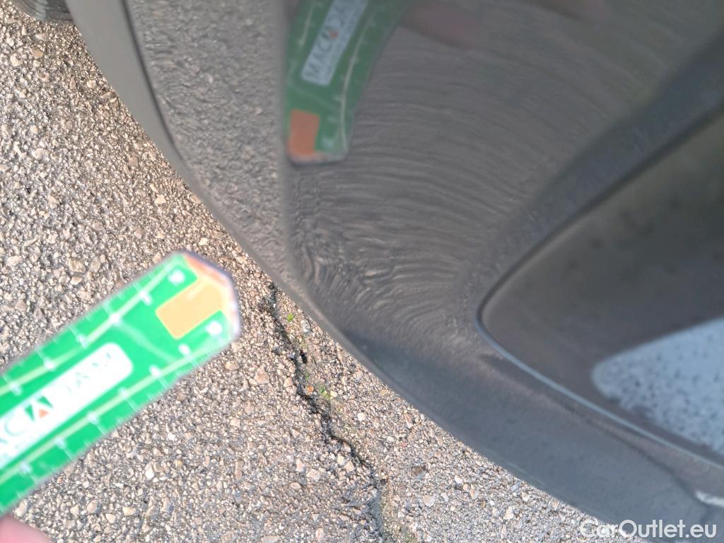  KIA  Sportage KIA  1.6MHEV Drive 100kW(136CV) 4x2(Crist Tintados) #6