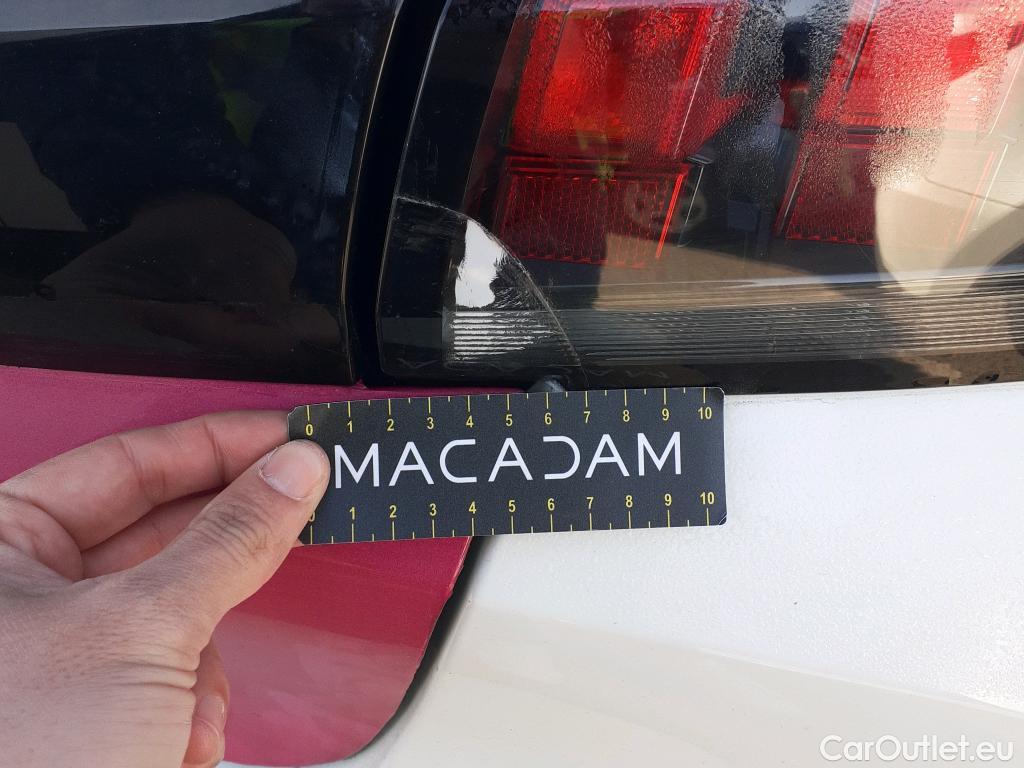  Peugeot  208 PEUGEOT  / 2019 / 5P / berlina con portón BlueHDi 73kW (100CV) Active Pack (AC) #4