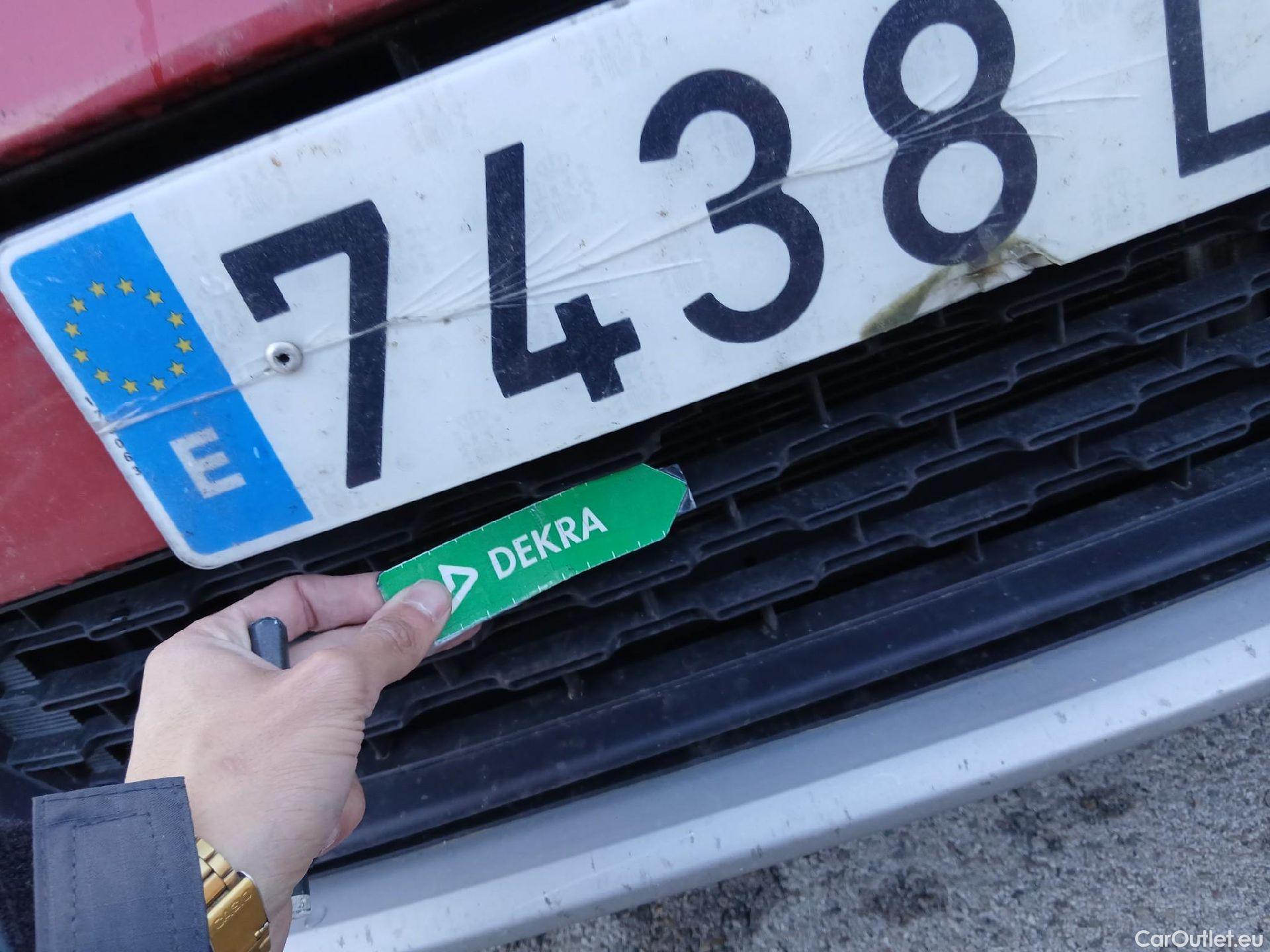  KIA  STONIC KIA  / 2017 / 5P / todoterreno 1.0 T-GDi 88kW (120CV) Black Edition(SP) #8