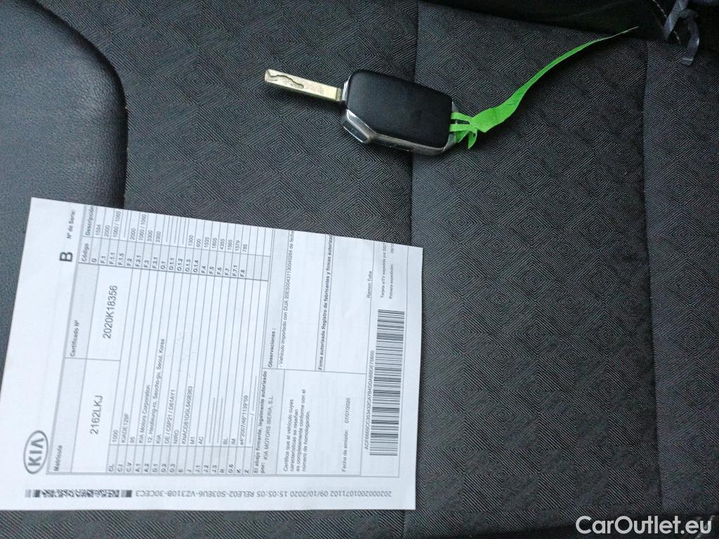  KIA  Niro KIA  PHEV / 2019 / 5P / crossover 1.6 GDi PHEV 104kW (141CV) Drive #4