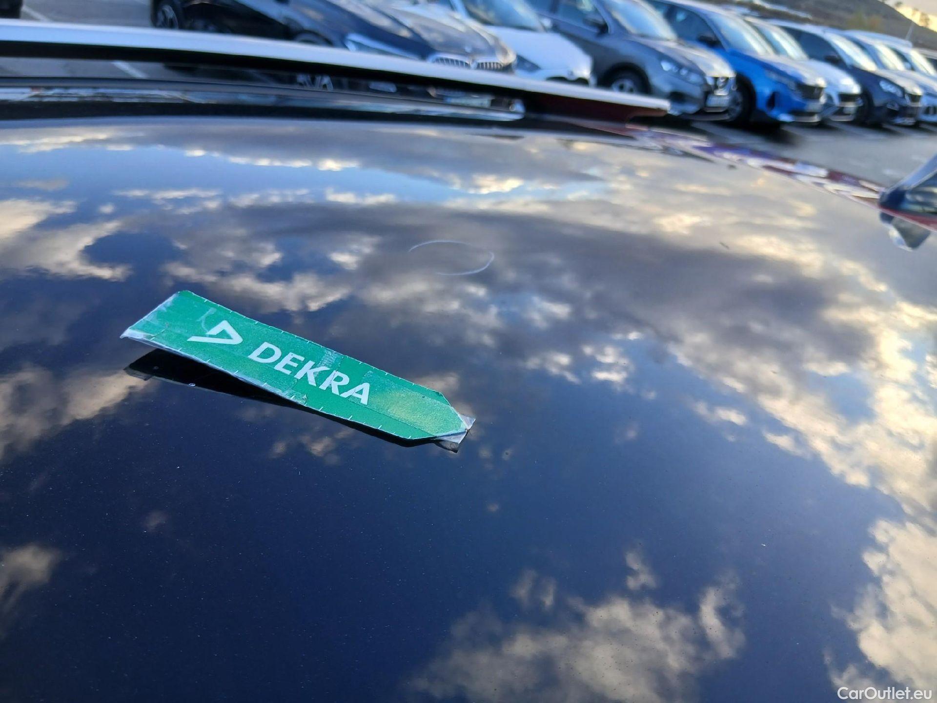  KIA  STONIC KIA  / 2017 / 5P / todoterreno 1.0 T-GDi 88kW (120CV) Black Edition(SP) #18