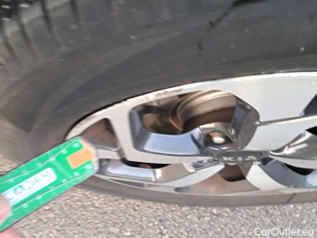  KIA  Sportage KIA  1.6MHEV Drive 100kW(136CV) 4x2(Crist Tintados) #2